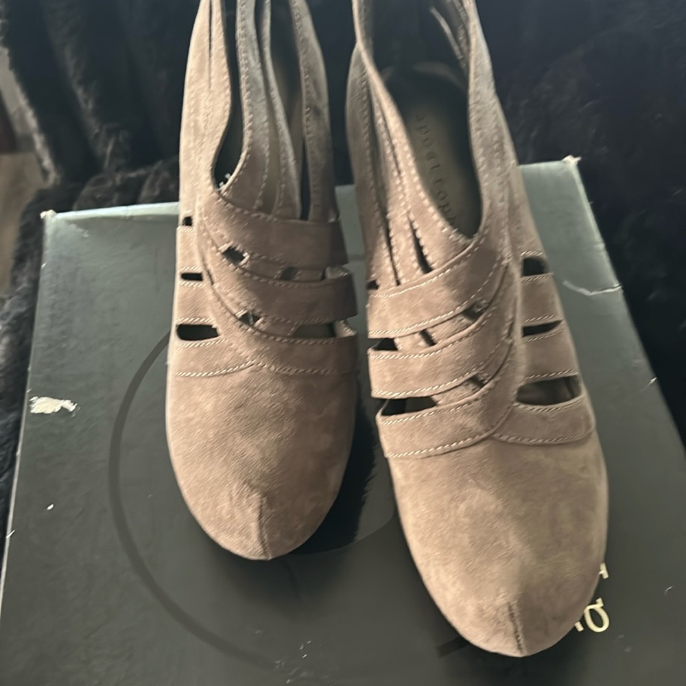 Size 8.5 Brand New